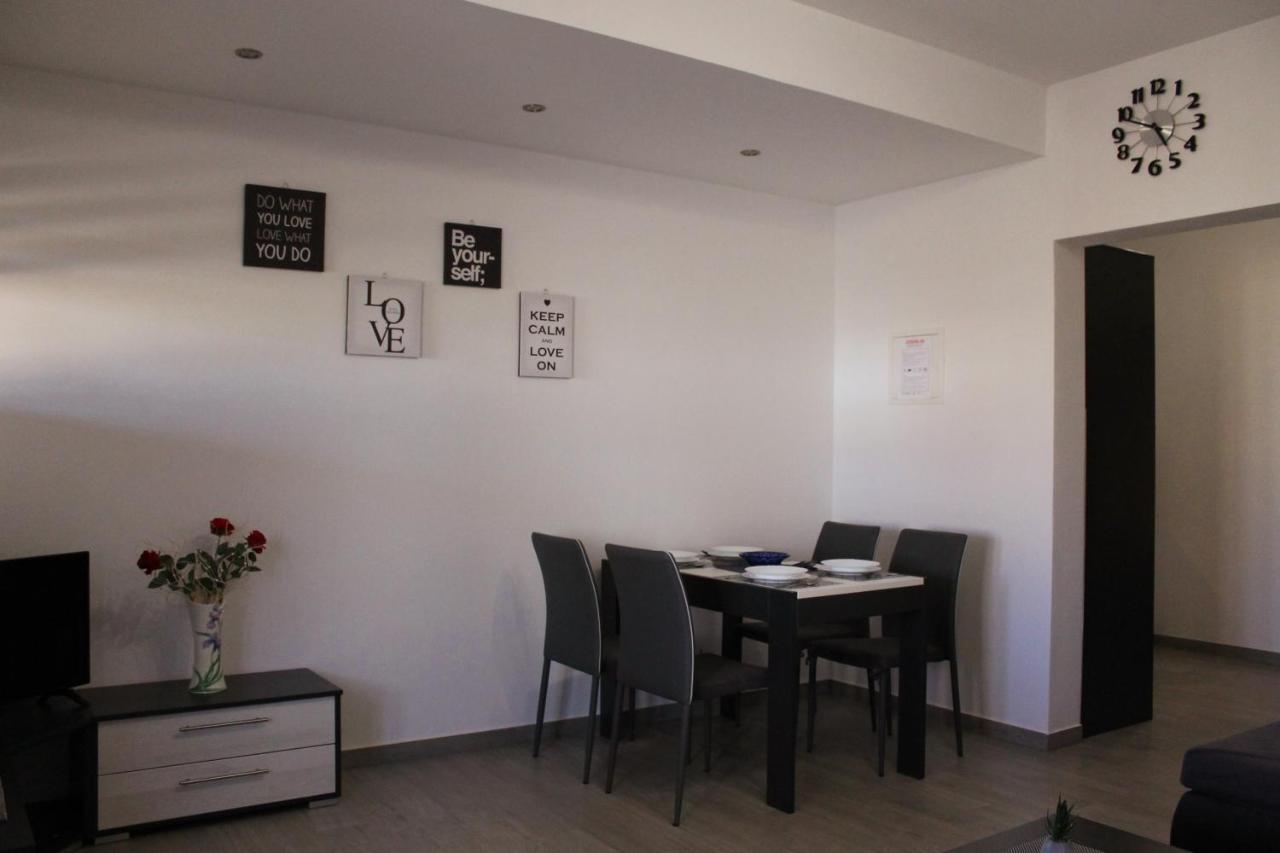 Apartmani Mladenka Malinska Esterno foto