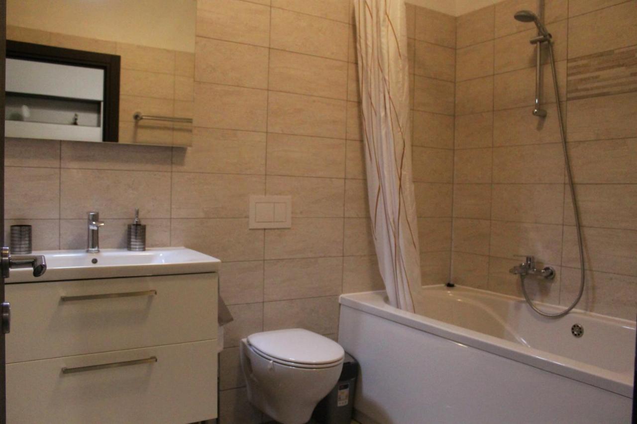 Apartmani Mladenka Malinska Esterno foto