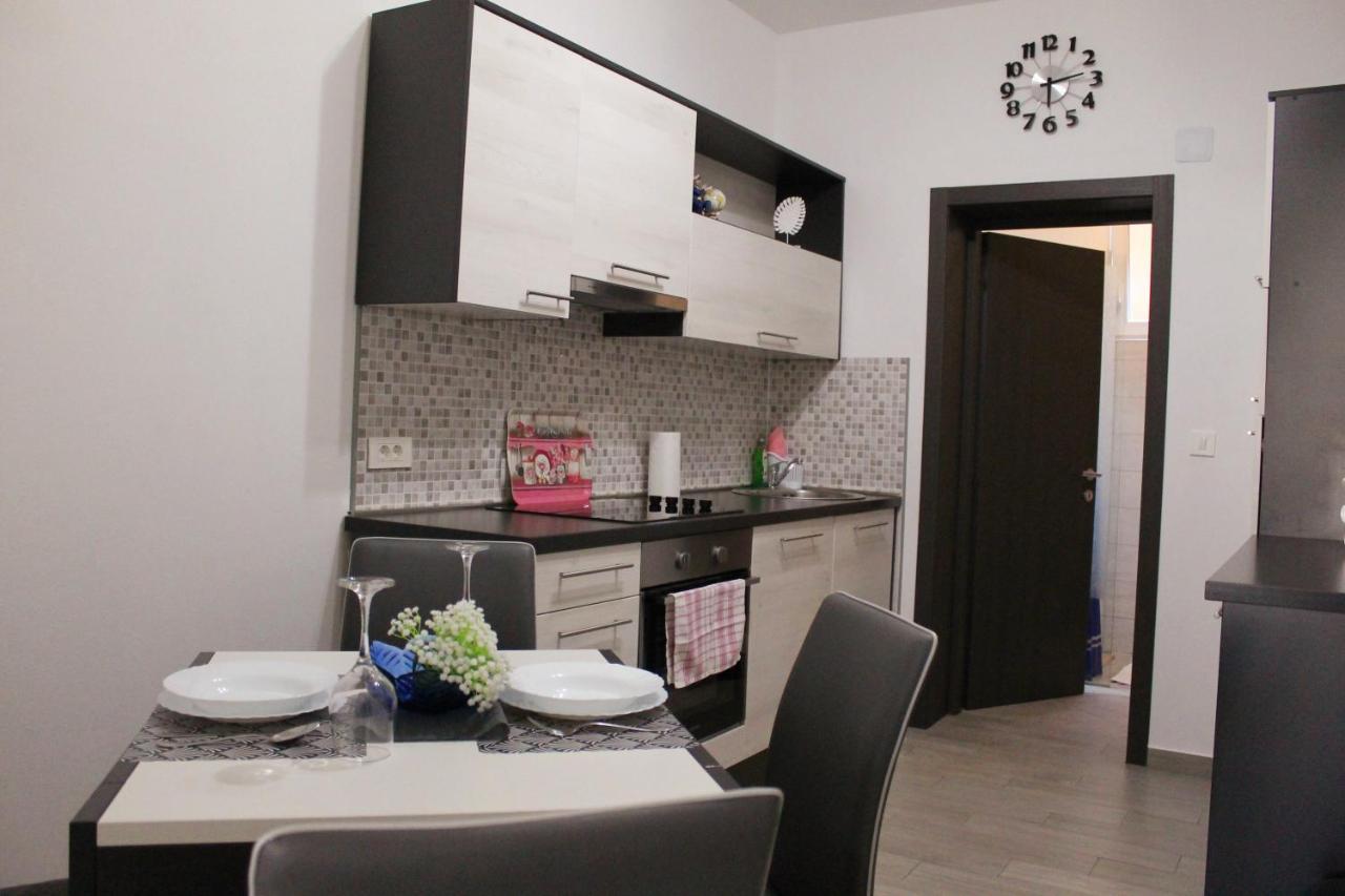 Apartmani Mladenka Malinska Esterno foto