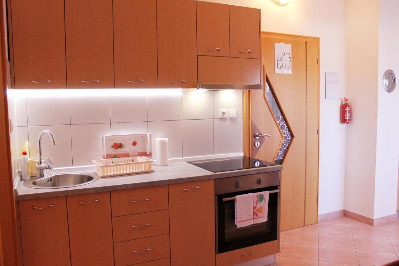 Apartmani Mladenka Malinska Esterno foto