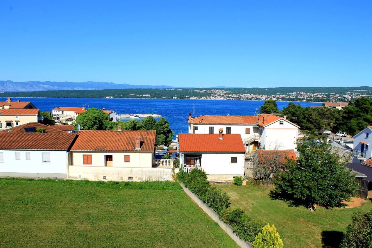 Apartmani Mladenka Malinska Esterno foto