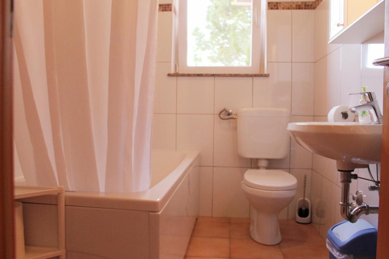 Apartmani Mladenka Malinska Esterno foto