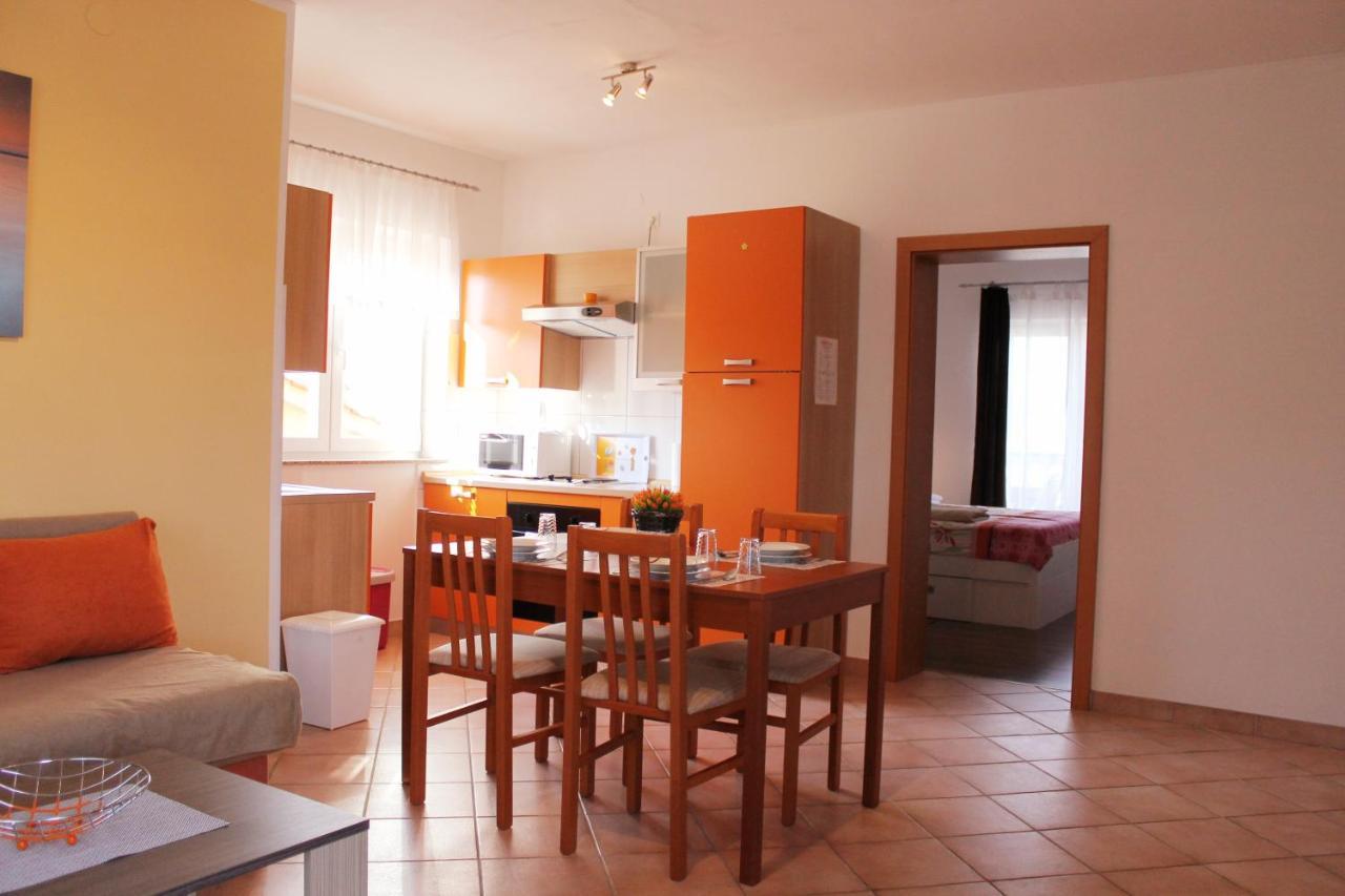Apartmani Mladenka Malinska Esterno foto