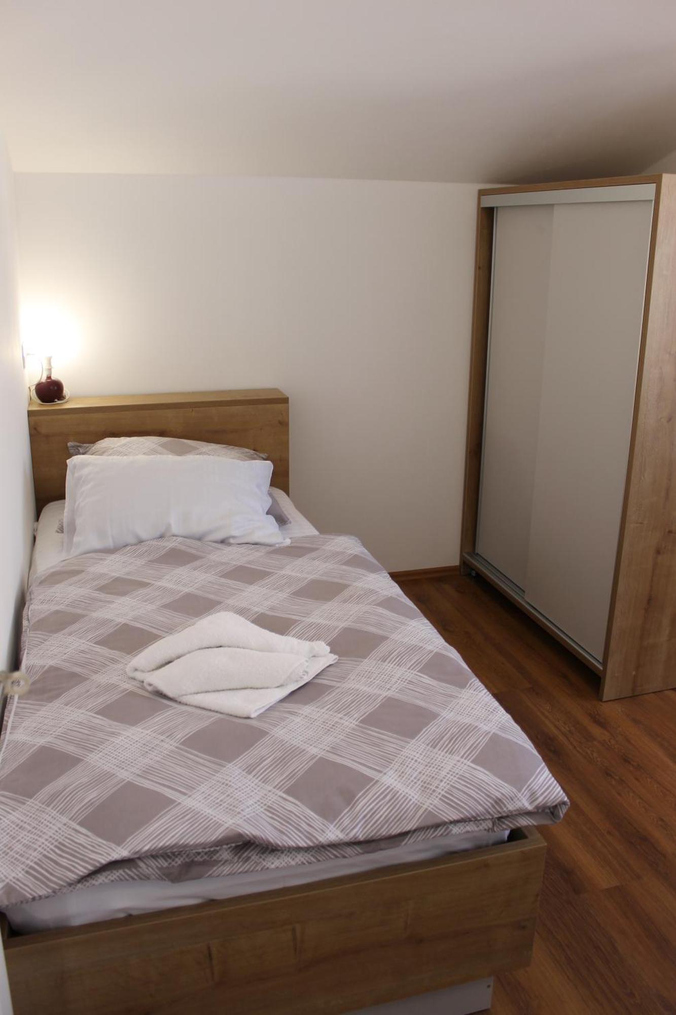 Apartmani Mladenka Malinska Esterno foto