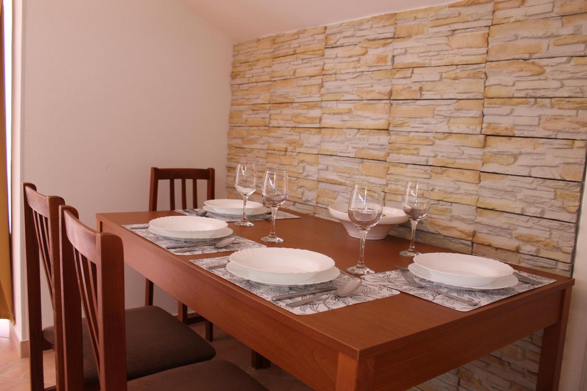 Apartmani Mladenka Malinska Esterno foto