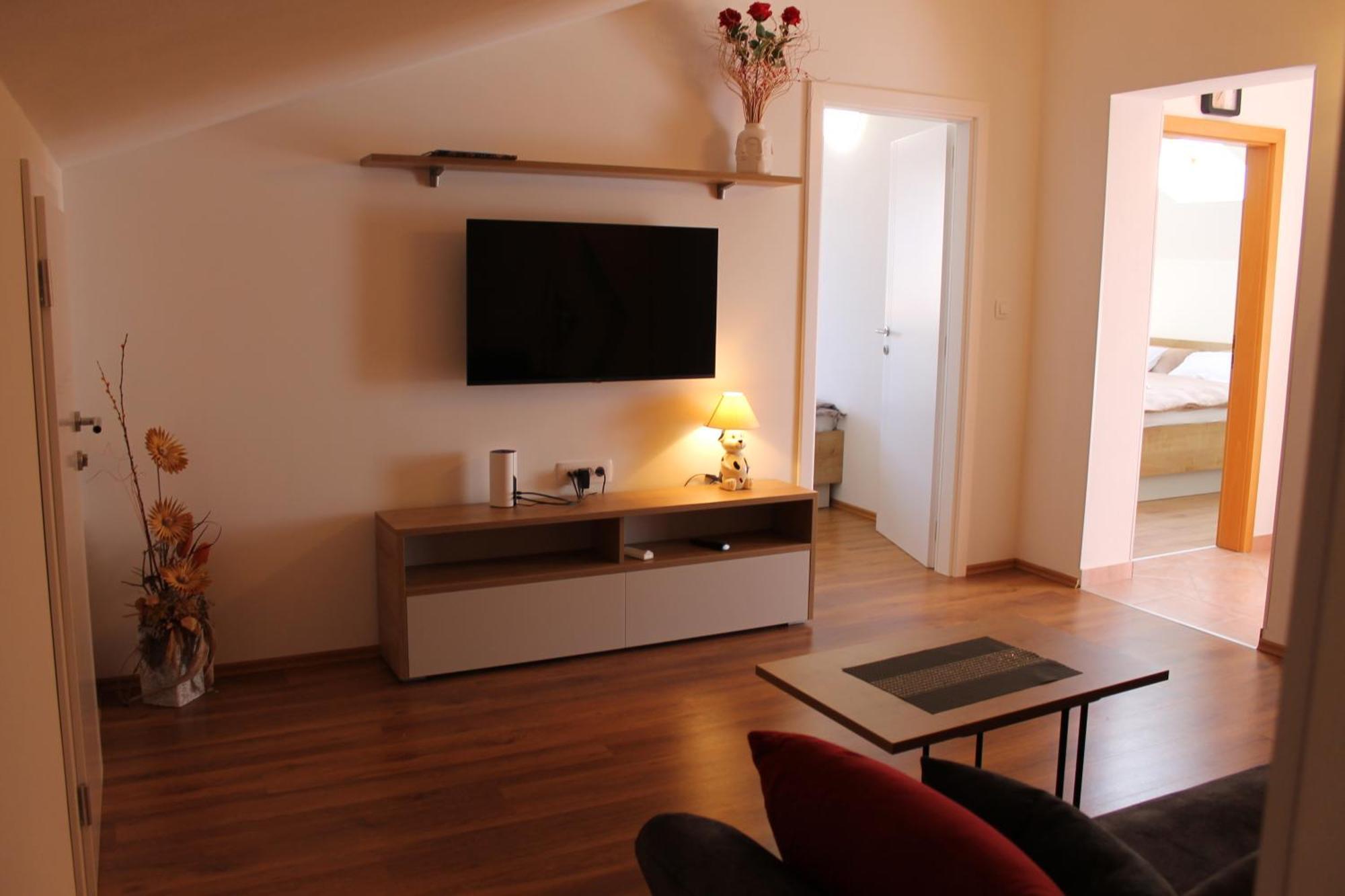 Apartmani Mladenka Malinska Esterno foto